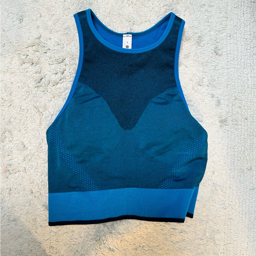 LULULEMON,  crop tank, size 2, Blue, built in bra